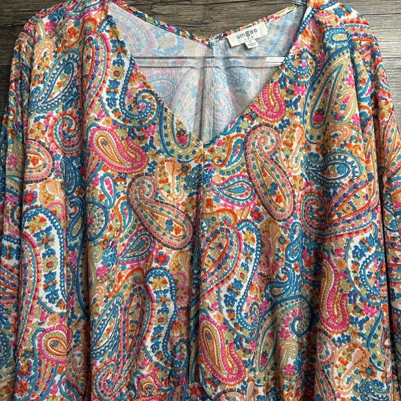 Umgee Asymmetrical Pink and Blue Paisley Blouse - Picture 2 of 7